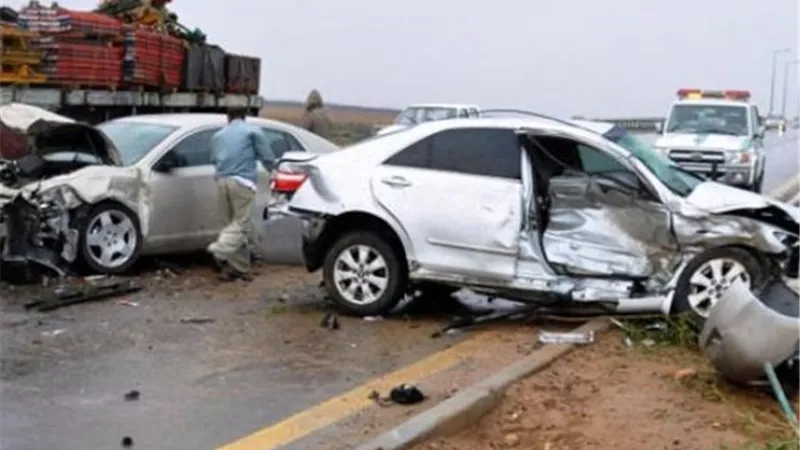 حوادث الطرق.. انقلاب سيارة بطريق الإسكندرية وإصابة 5 أشخاص بطريق أبوصوير