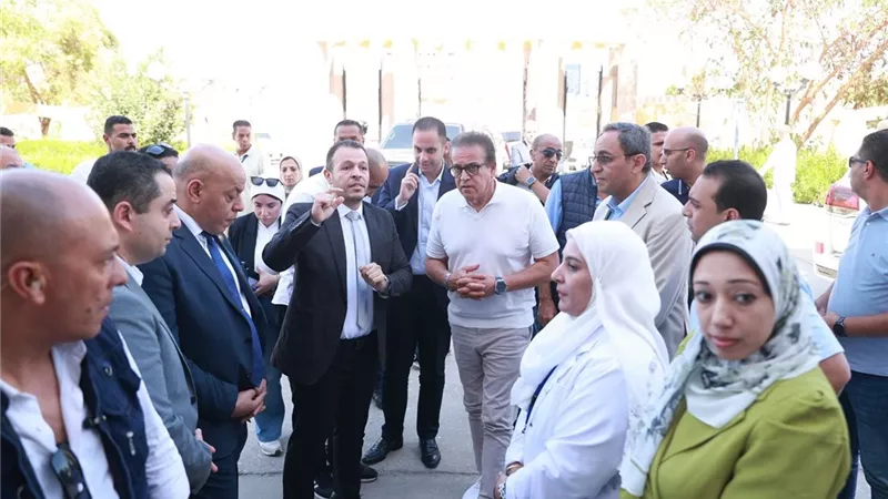 وزير الصحة يوجه بدراسة إنشاء وحدة لزراعة النخاع ومستشفى للصحة النفسية بقنا