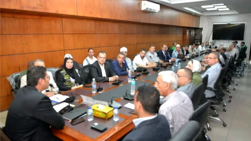 اجتماع موسع بالدقهلية لاطلاق مسابقة التميز بين الوحدات الخدمية |صور