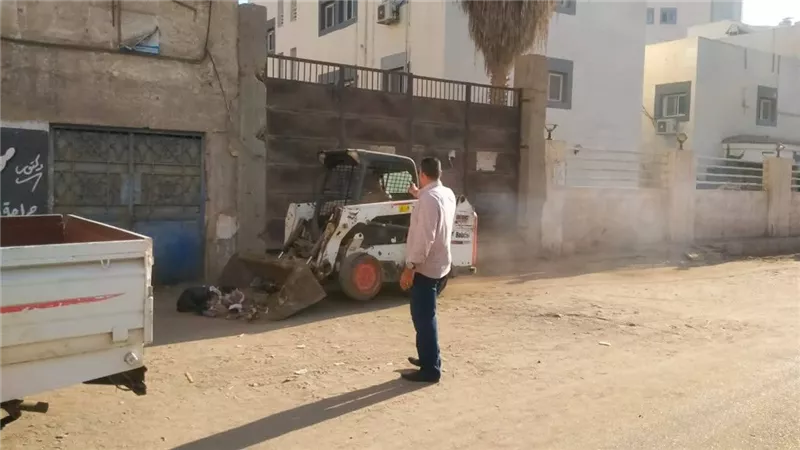الوحدة المحلية بمدينة سيدي غازي في كفر الشيخ تشن حملة لأعمال النظافة