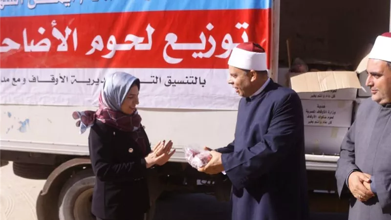 نائب محافظ دمياط تتسلم دفعة جديدة من لحوم الأضاحي 