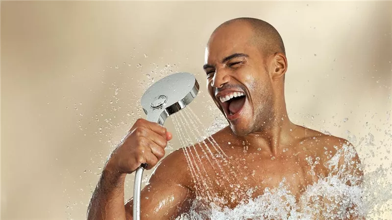 منها تقليل التوتر.. 7 فوائد تدفعك للاستحمام يومياً