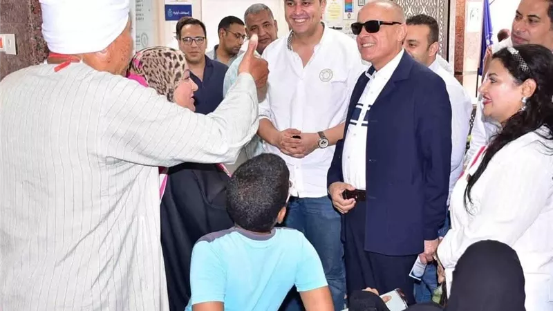 السبكي يفتتح وحدة الأورام ووحدتي عناية القلب والأطفال المبتسرين بمستشفى الكرنك الدولي