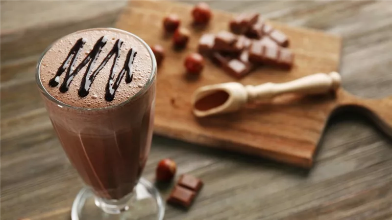 ما هو المشروب الأمثل لتعويض الطاقة بعد الرياضة؟