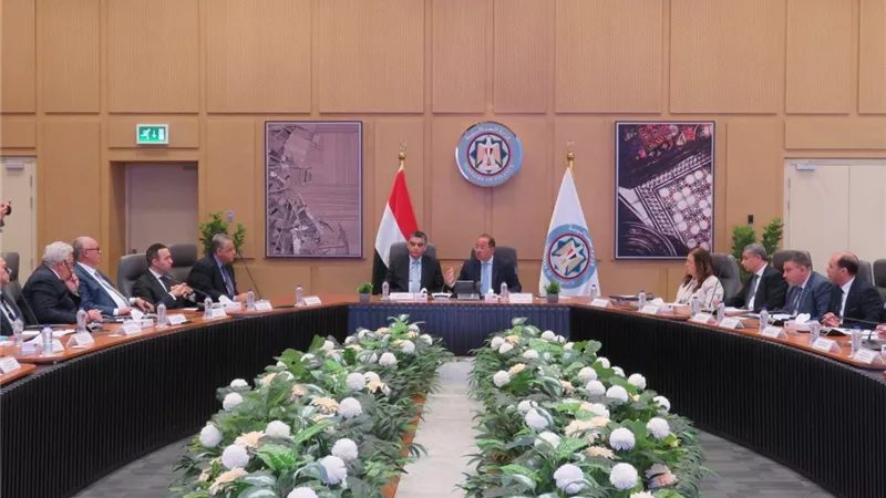 المالية: صرف 7.4 مليار جنيه نقدًا خلال أيام من مستحقات الموردين بقطاع الأدوية