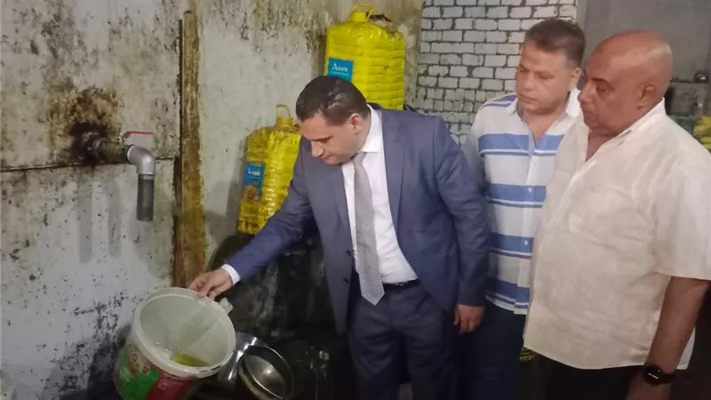 لحماية المواطنين.. ضبط 8 أطنان منتجات غذائية فاسدة بالجيزة