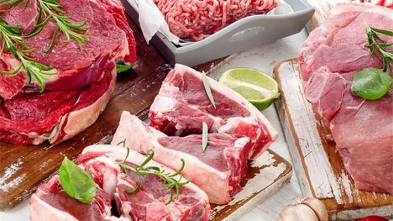 اللحوم في المنيا اليوم.. الكندوز 400 والجملي 300 جنيه