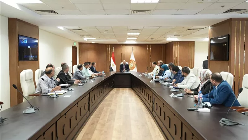 غرامات 20 مليون جنيه .. «العمل» تحرر 201 محضر تصاريح أجانب    