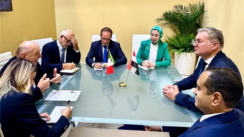 وزير البترول المصري يبحث مع نظيره الإيطالي التعاون في الطاقة والتعدين 