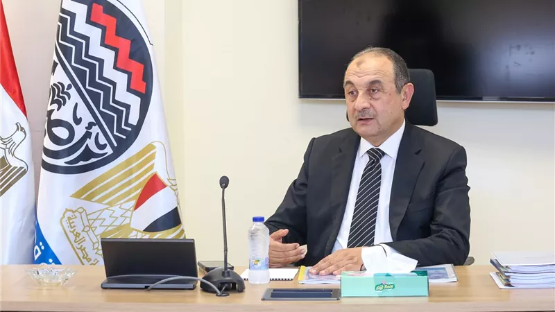 «شيمي» يتابع مع رؤساء 