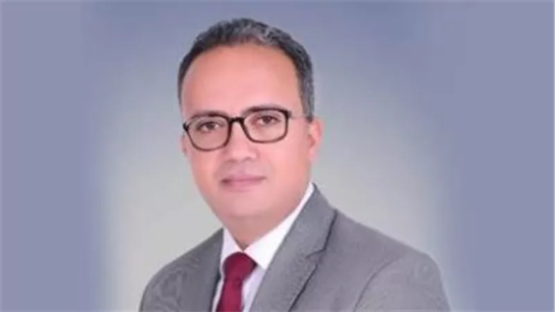 خبير: الدولار يتراجع عالميًا.. والجنيه يلتقط أنفاسه مدعوما بصفقة العبار 