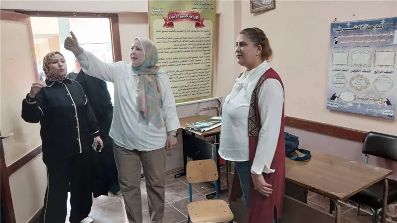  استعدادًا للعام الدراسي.. وكيل تعليم بني سويف تتفقد مدرسة خالد بن الوليد 