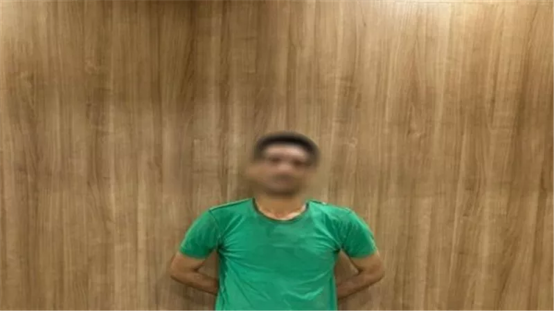 خلافات الجيرة ..كشف ملابسات شخص يحمل سلاح أبيض داخل محل بالجيزة 
