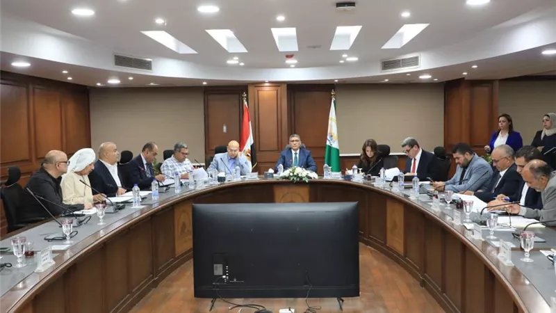 الأكشاك الحضارية وسوق الجملة والجبانات.. خطة تطوير الخدمات بالجيزة 