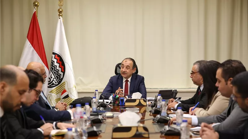 وزير قطاع الأعمال يبحث مع وفد البنك الدولي فرص التعاون لدعم الاستثمار وتحقيق الاستدامة