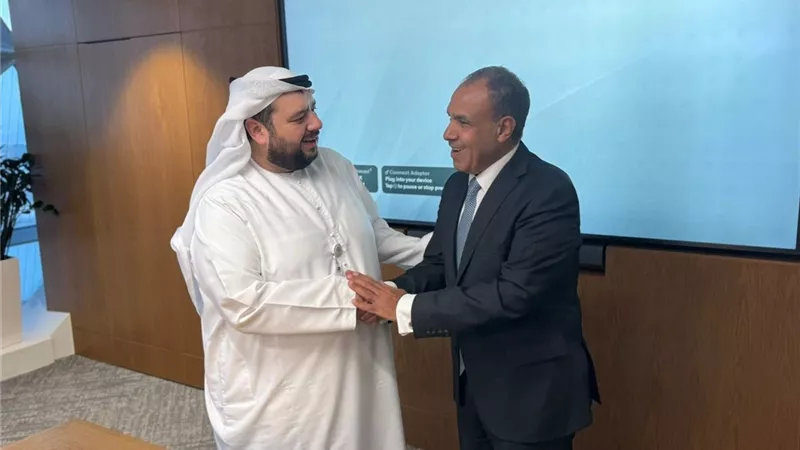 القاهرة وأبوظبي تبحثان توسيع التعاون في التنمية العمرانية والطاقة والبنية التحتية