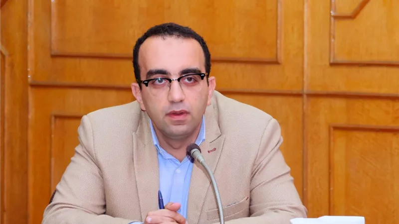 نائب محافظ الإسماعيلية يناقش مشروعات مقترح إدراجها بالخطة الاستثمارية 