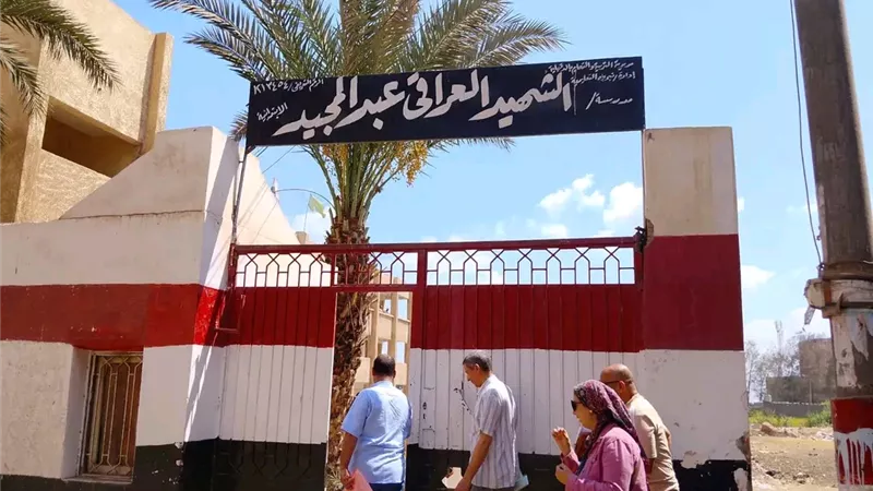 محافظ الدقهلية يتابع استعدادات المدارس وحملات النظافة قبل العام الدراسي الجديد