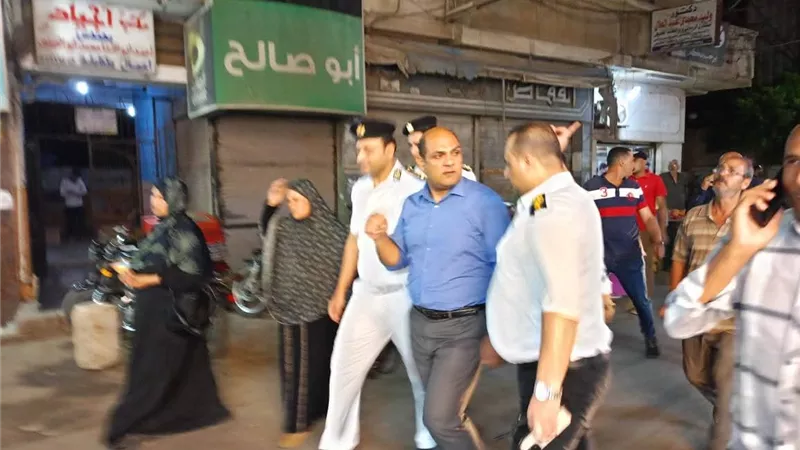 ضبط مصنعين غير مرخصين بداخلهم مواد غذائية مجهولة المصدر بالقليوبية 