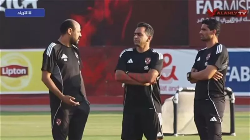 شوبير يكشف خطة الأهلي بشأن المدير الفني الجديد.. والنحاس يقود الفريق مؤقتًا