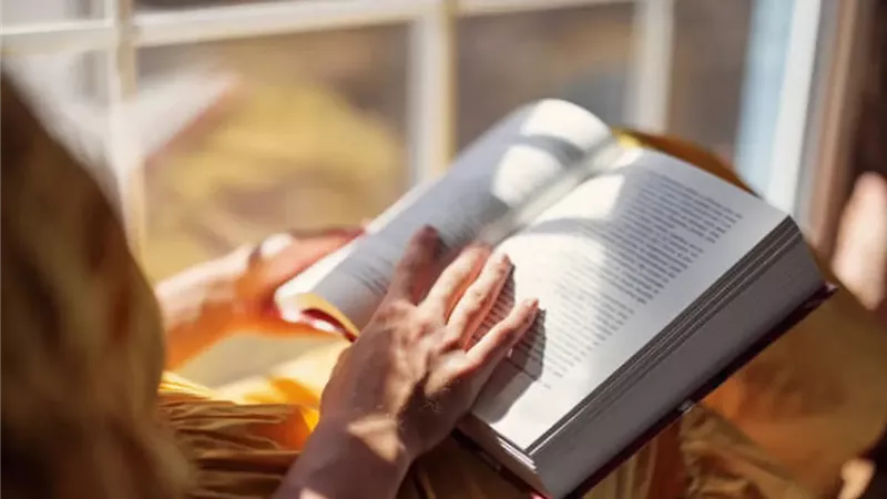  أبرز حماية للدماغ.. فوائد القراءة الصحية والنفسية