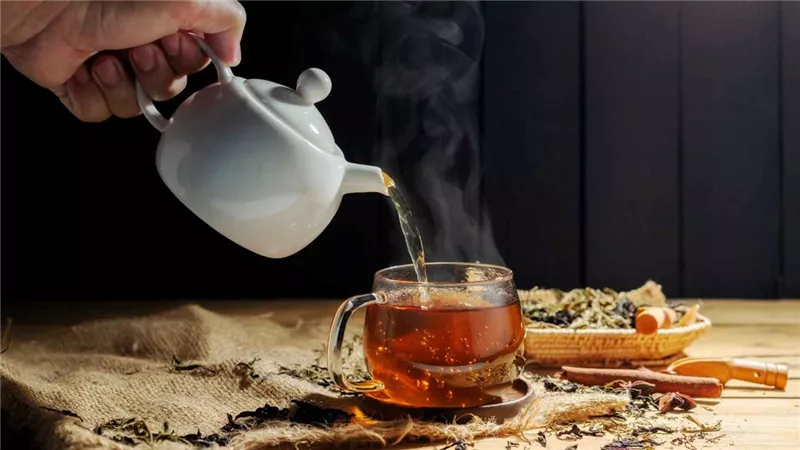 7 أنواع من الشاي لتخفيف الصداع طبيعياً