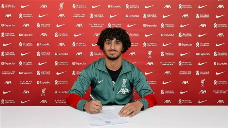 مصري جديد يظهر في تدريبات ليفربول استعدادًا لاستئناف منافسات الدوري الإنجليزي 