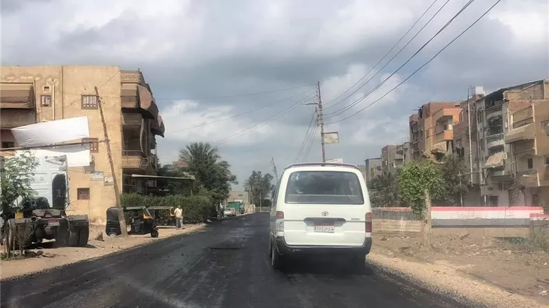 رصف وتوسعة طريق «كفر شحاتة» ضمن حياة كريمة لتيسير الحركة المرورية بدمياط