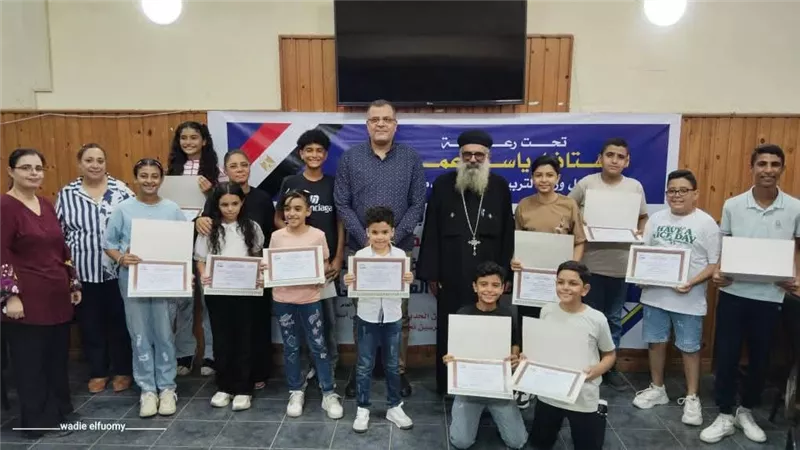 مدير تعليم دمياط يكرم أوائل المسابقة الدينية المسيحية.. ويؤكد دعم التفوق بالمجالات 