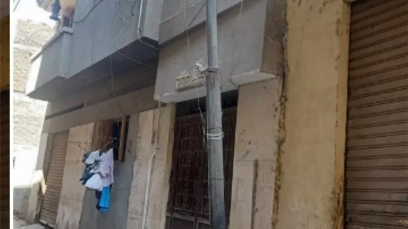 عمود إنارة يهدد أرواح أهالي كفر الزقازيق البحري.. ما القصة؟