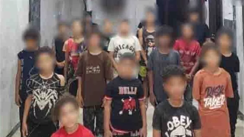 القبض على 3 أشخاص استغلوا 26 حدثًا في التسول