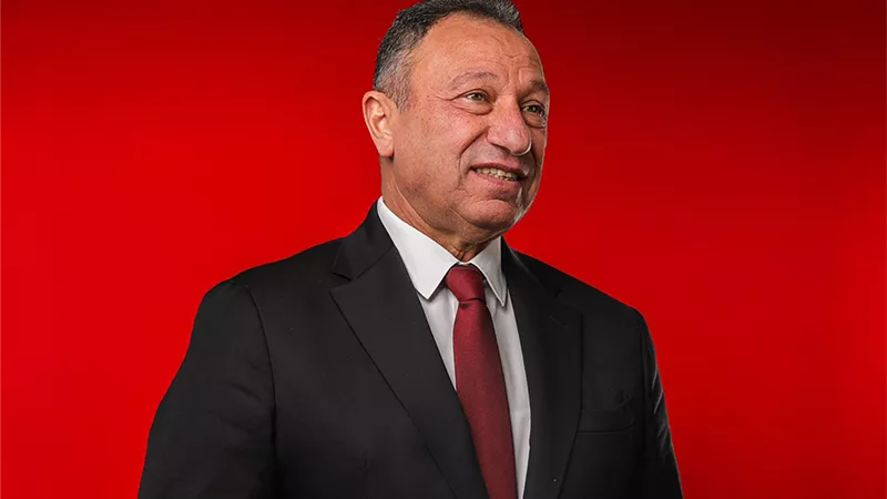الخطيب يبدأ إجراءات سفره لفرنسا في رحلة علاجية بعد رحيله من الأهلي 
