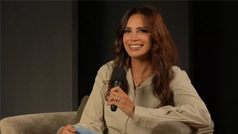 آمال ماهر: «مبقاش في أغاني طفولة.. وهذا ما جمعني بأغنية حسن شاكوش»