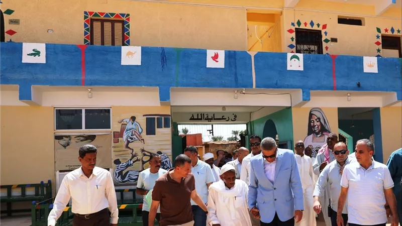 أهالى غرب سهيل بأسوان يشكرون السيسى لاهتمامه وإدراج قريتهم ضمن 
