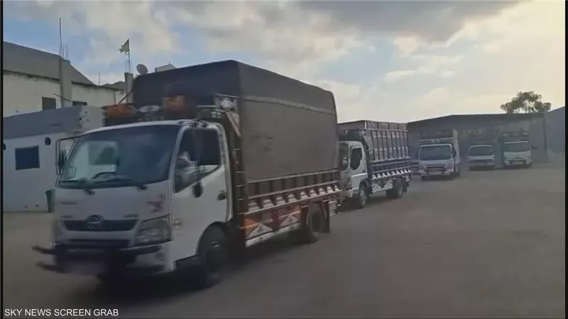 الجيش اللبناني يتسلم دفعات جديدة من سلاح المخيمات الفلسطينية