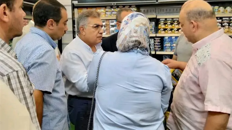 محافظ الدقهلية يتفقد سوق اليوم الواحد ويؤكد على الالتزام بالأسعار المعلنة