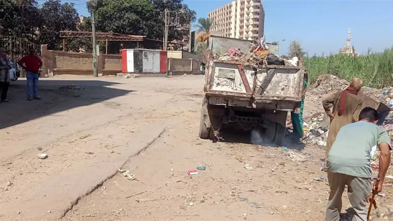 حملات نظافة وإنارة مكثفة بمدينة السنطة لرفع كفاءة الطرق وتحسين المظهر الحضاري