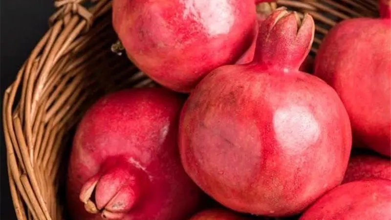 عيد رفع الصليب.. رمزية الرمان بين الخلاص والخصوبة وعلاقته الروحانية