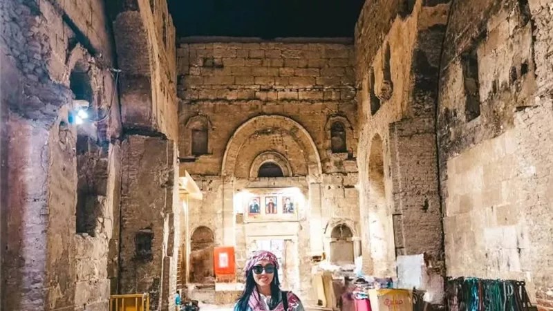 سائحة توثّق زيارتها لأحد أقدم الأديرة في العالم الدير الأبيض في سوهاج |صور
