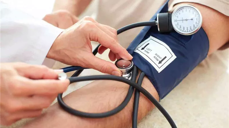 بأي وقت من اليوم يكون ضغط الدم في أعلى مستوياته؟