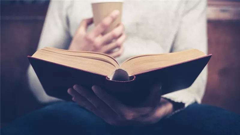 حقيقة أم خيال.. هل يمكن للقراءة أن تُطيل عمرك؟