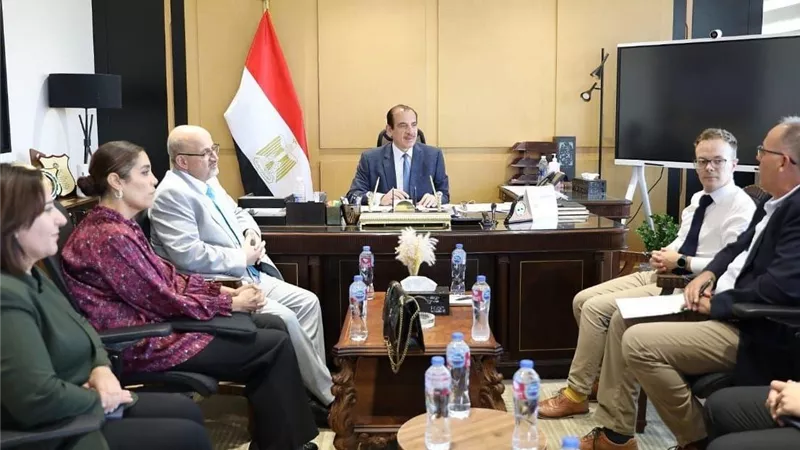 لجنة لتقييم مستشفيات المنيرة والمنصورة ودمياط العام لمنحها الاعتماد الدولي