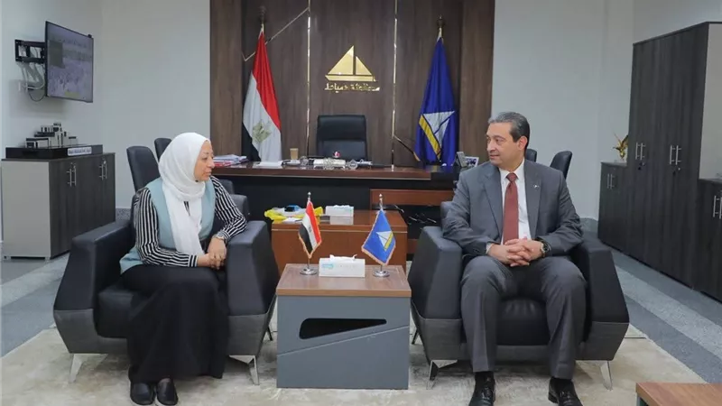 دمياط تمثل مصر بمبادرة الصمود الحضرى.. والمحافظ يبحث دعم الصناعات والسياحة