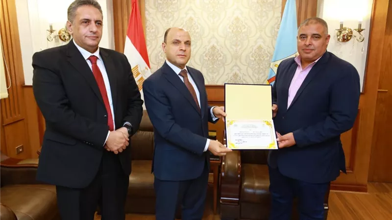 محافظ كفرالشيخ يكرم المتميزين في القطاع الصحي