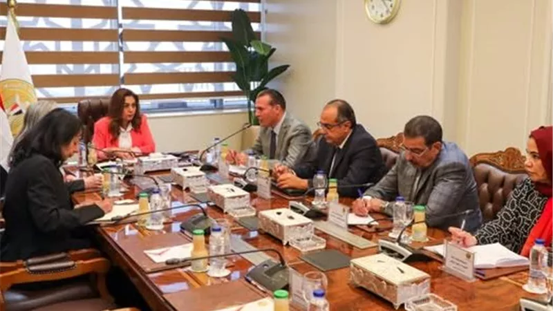 منال عوض: برنامج تنمية الصعيد وفر 396 ألف فرصة عمل ورفع إشغال المناطق الصناعية 