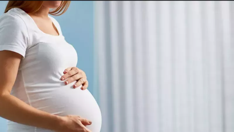 منها العطر.. مكونات مستحضرات تجميل على الحوامل تجنبها