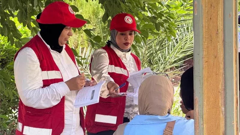 الهلال الأحمر المصري يزور طلاب أسوان ويقدم خدمات الدعم النفسي للمصابين