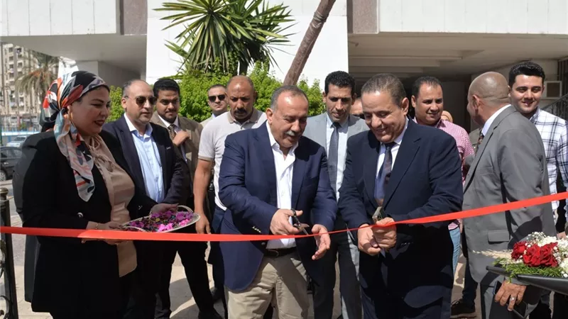 تخفيضات 50 ألف جنيه على المعدات.. محافظ أسيوط يفتتح المعرض الزراعي الشامل