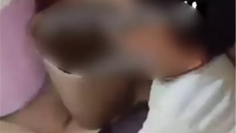 حدث في الغربية.. أم تقسو على طفليها لإقناع والدهما بصعوبة رعايتهما 