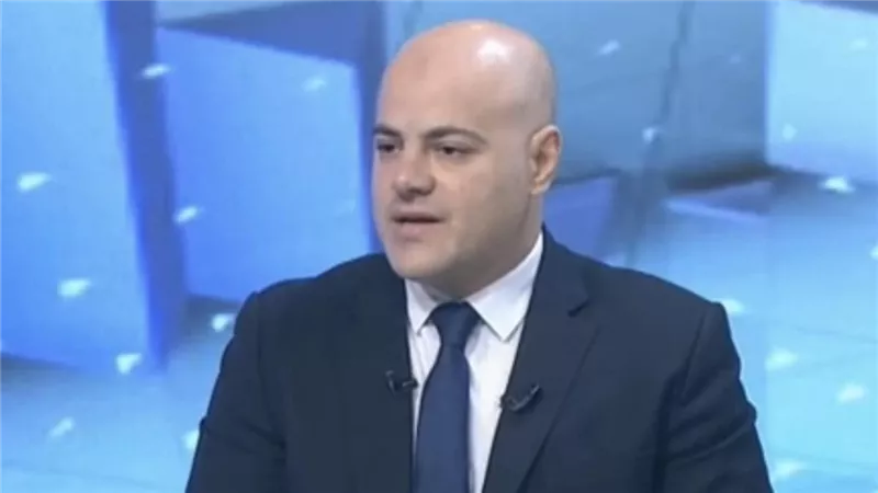 باسم أحمد يوضح أسباب ارتفاع الدولار ويكشف تأثيره على القطاعات الاقتصادية